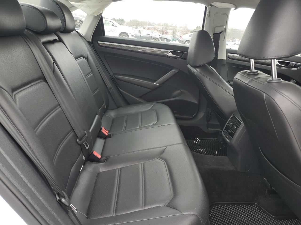 2018 Volkswagen Passat VIN 1VWBA7A35JC006400 Copart auction photo, front end / side damage thumbnail 10