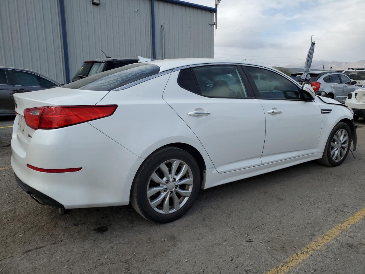 2015 KIA Optima VIN 5XXGN4A79FG495907 Copart auction photo, front end damage thumbnail 3