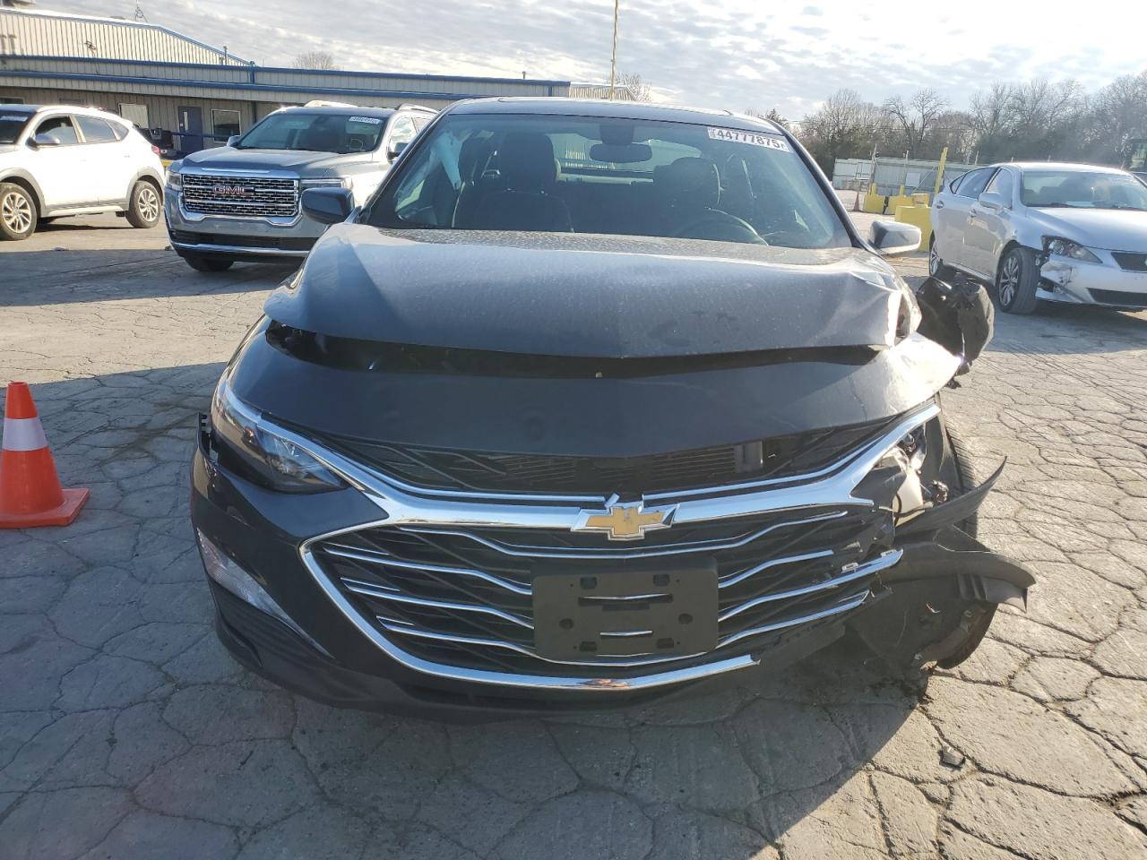 2022 Chevrolet Malibu VIN 1G1ZD5ST7NF173382 Copart auction photo, front end / minor dent/scratches damage thumbnail 5