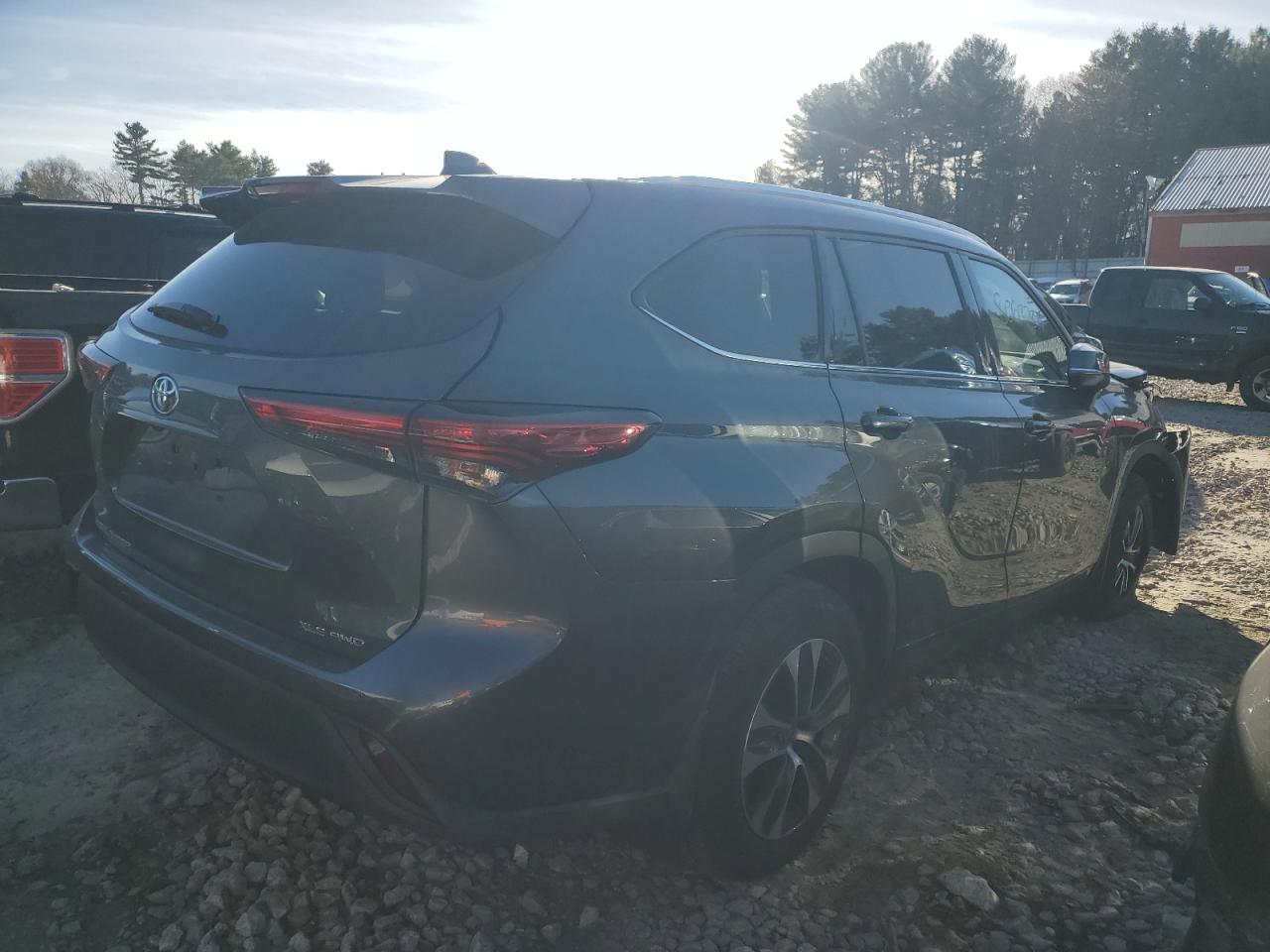 2021 Toyota Highlander VIN 5TDGZRBH0MS527390 Copart auction photo, front end damage thumbnail 3