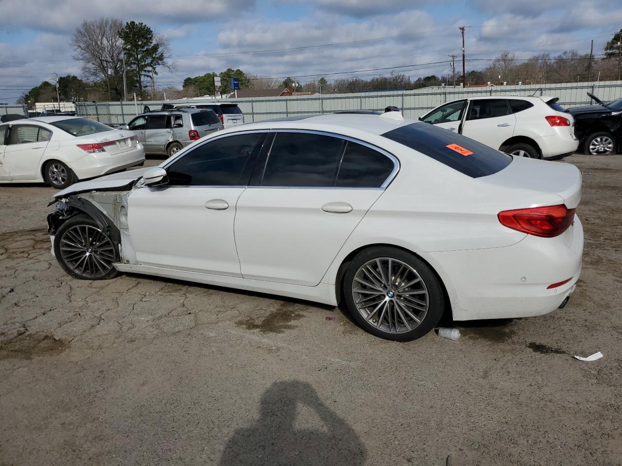 2019 BMW 5er VIN WBAJA5C58KWA57892 Copart auction photo, front end / minor dent/scratches damage thumbnail 2