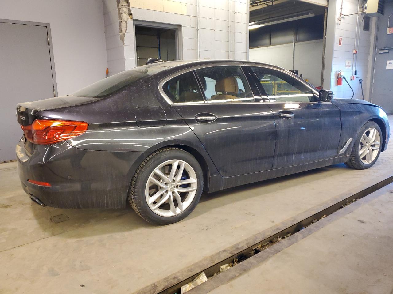 2017 BMW 5er VIN WBAJE7C32HWA03253 Copart auction photo, front end damage thumbnail 3