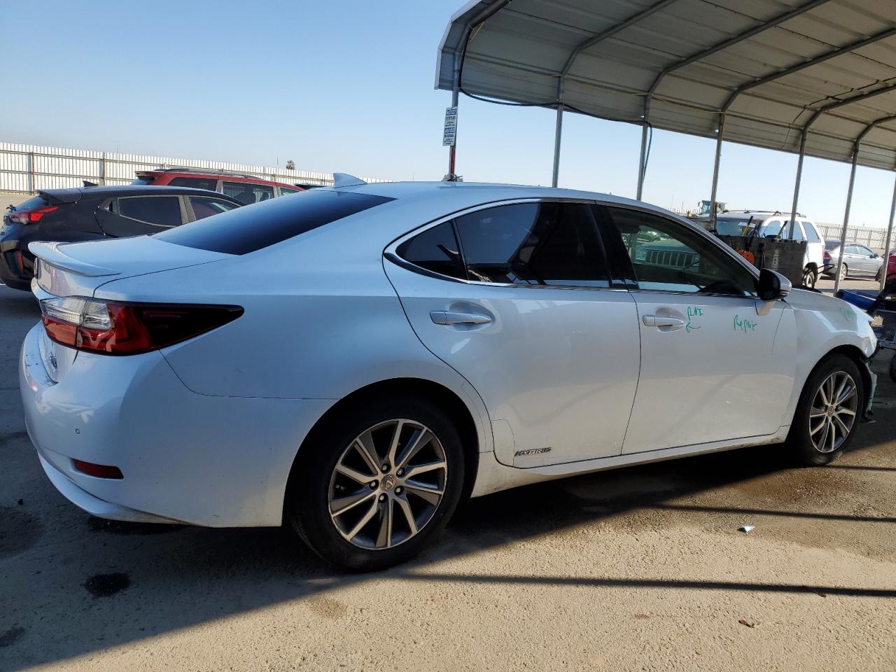2018 Lexus ES VIN JTHBW1GG5J2167460 Copart auction photo, front end / side damage thumbnail 3