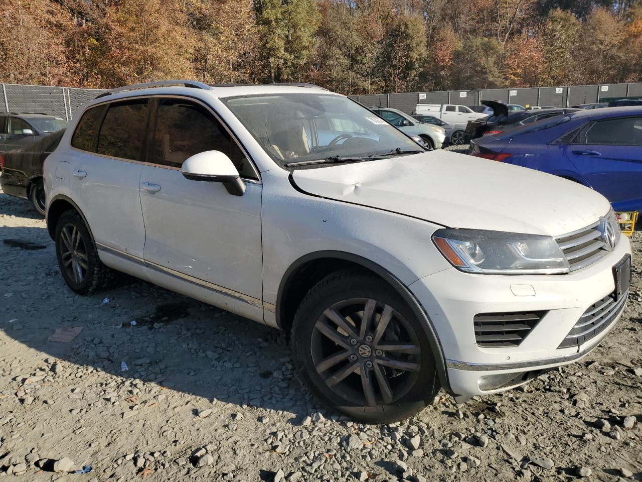 2019 Volkswagen Touareg VIN WVGEF9BP0GD006446 Copart auction photo, side damage thumbnail 4