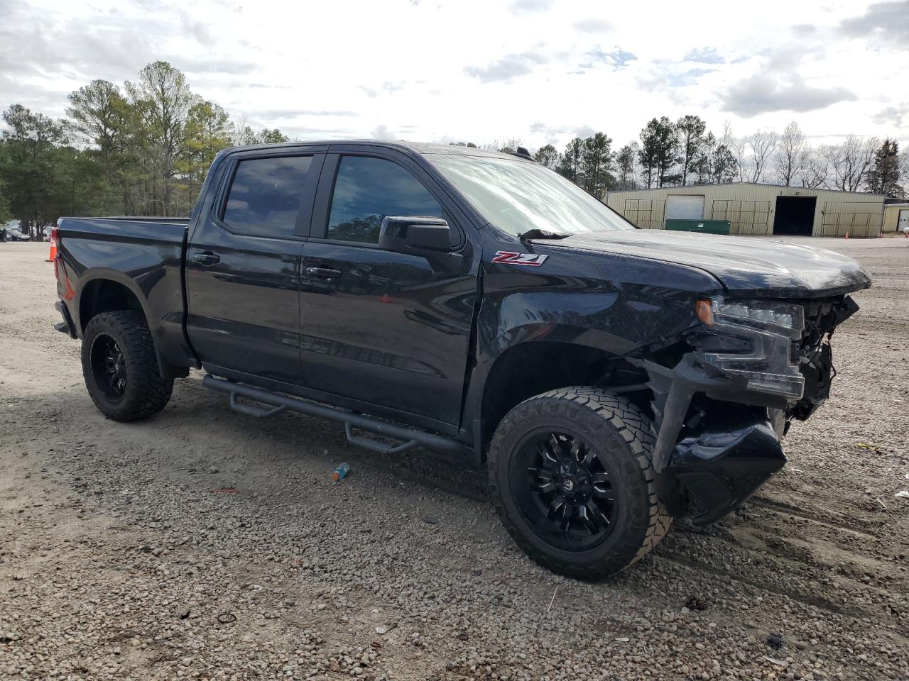2019 Chevrolet Silverado VIN 3GCUYEED0KG106580 Copart auction photo, front end damage thumbnail 4