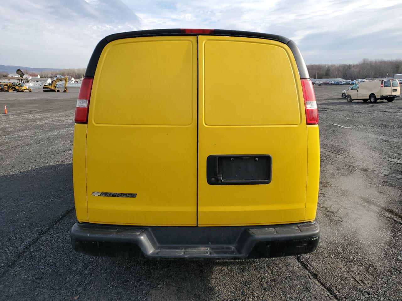 2018 Chevrolet Express VIN 1GCWGAFG5J1316473 Copart auction photo, side / minor dent/scratches damage thumbnail 6
