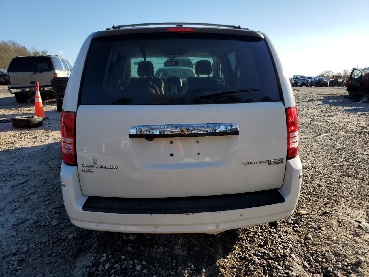 2010 Chrysler Town & Country VIN 2A4RR7DX7AR353480 Copart auction photo, front end / side damage thumbnail 6