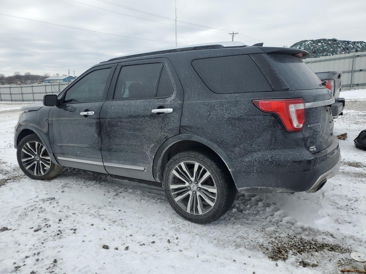 2017 Ford Explorer VIN 1FM5K8HT8HGD84301 Copart auction photo, front end / side damage thumbnail 2