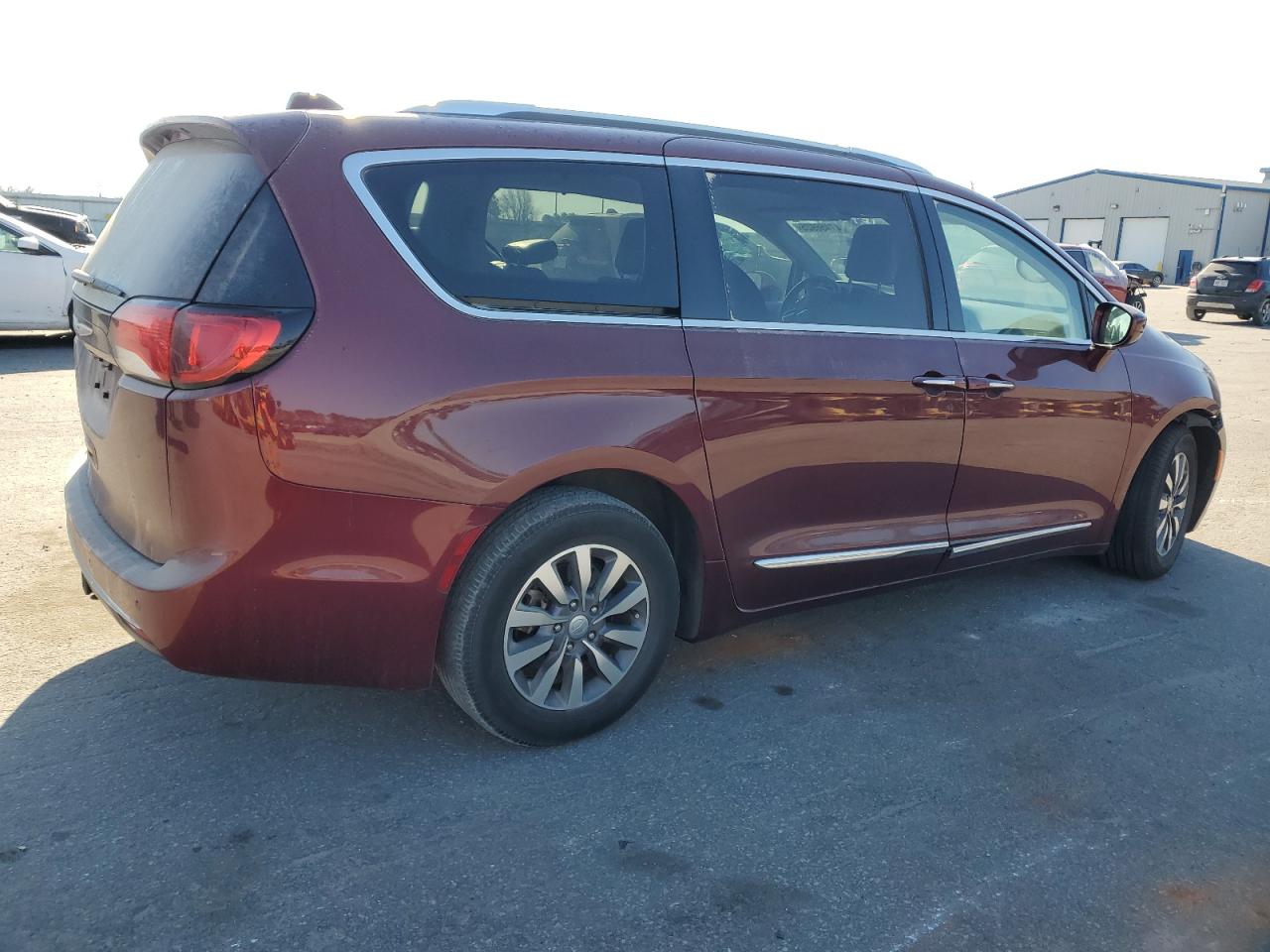 2020 Chrysler Pacifica VIN 2C4RC1EG2LR266818 Copart auction photo, front end / undercarriage damage thumbnail 3