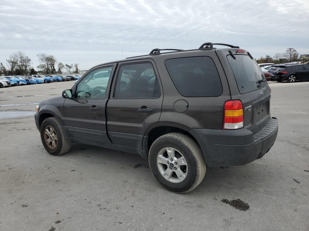2007 Ford Escape VIN 1FMYU03157KC04525 Copart auction photo, rear end damage thumbnail 2