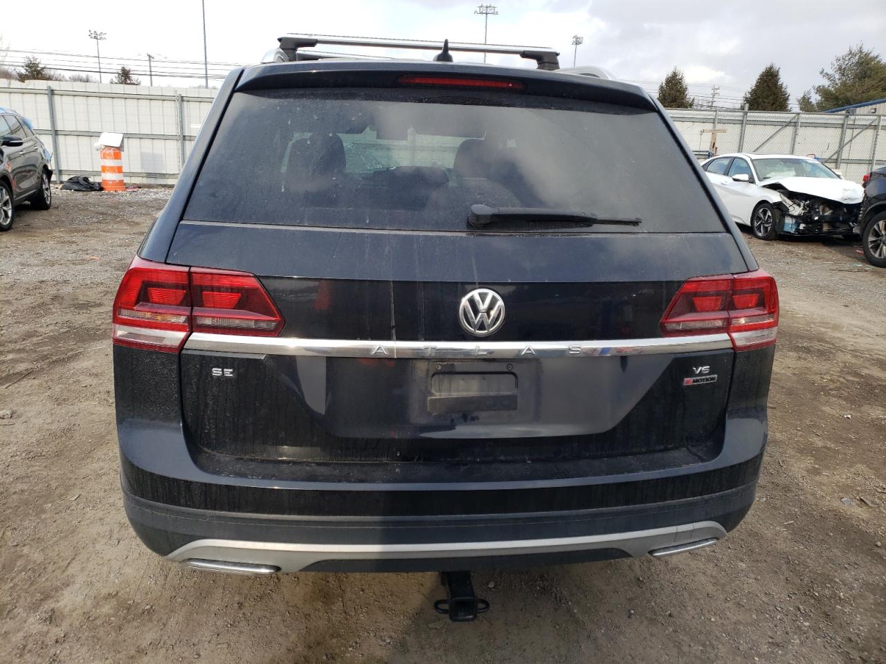 2018 Volkswagen Atlas VIN 1V2KR2CA5JC515623 Copart auction photo, all over damage thumbnail 6