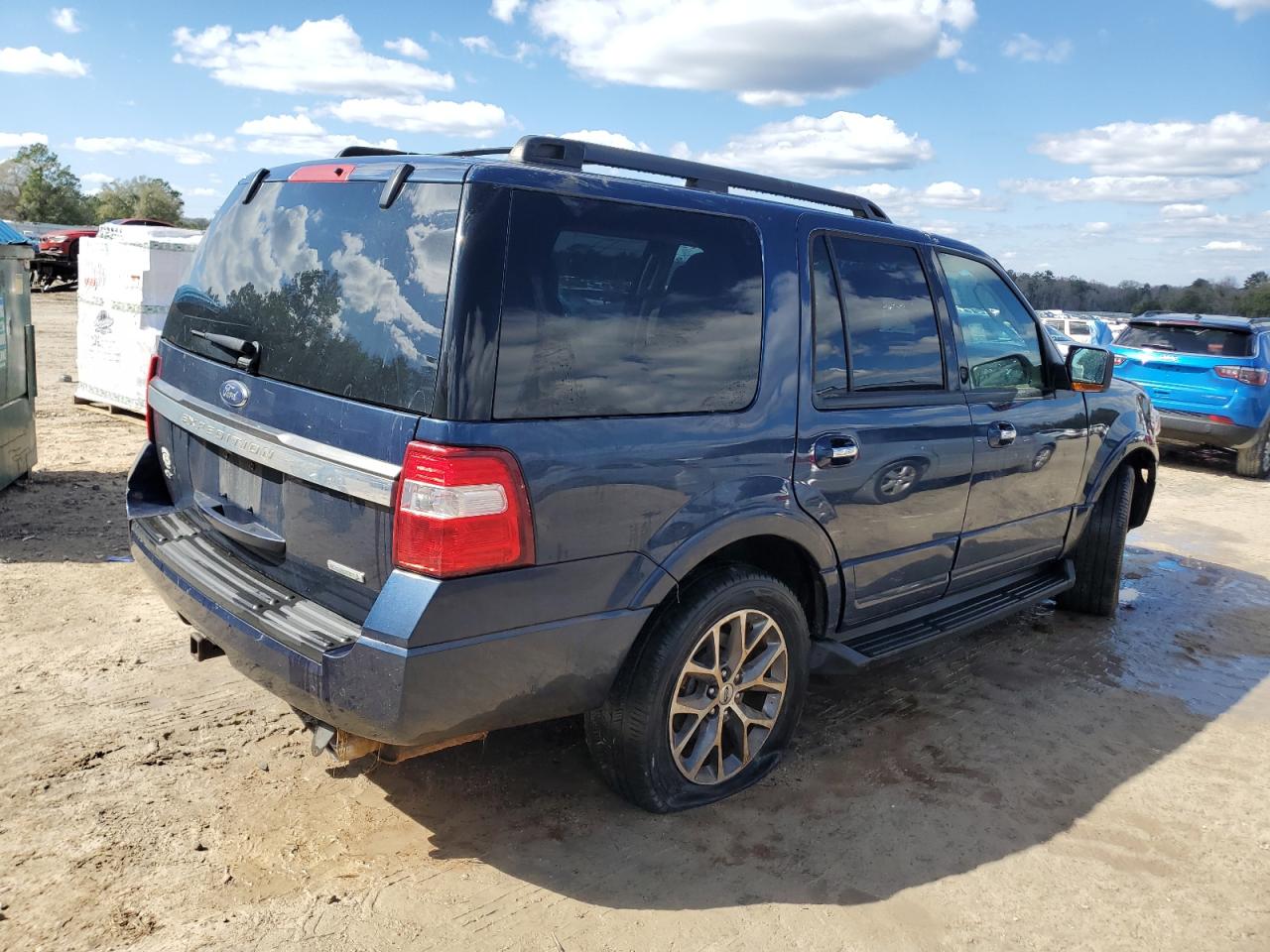 2017 Ford Expedition VIN 1FMJU1HT9HEA42321 Copart auction photo, front end damage thumbnail 3