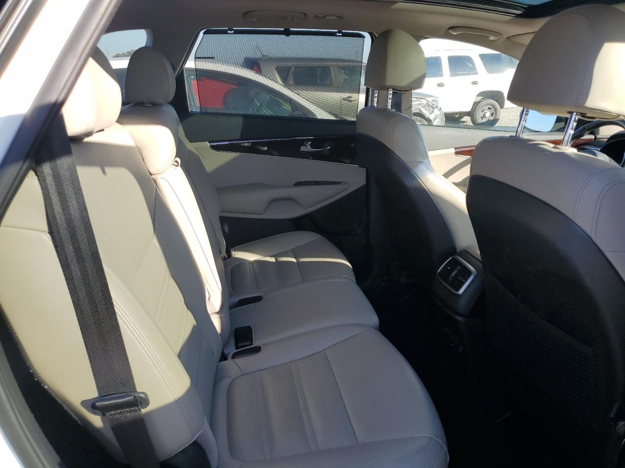 2018 KIA Sorento VIN 5XYPHDA51JG417339 Copart auction photo, rear end damage thumbnail 10