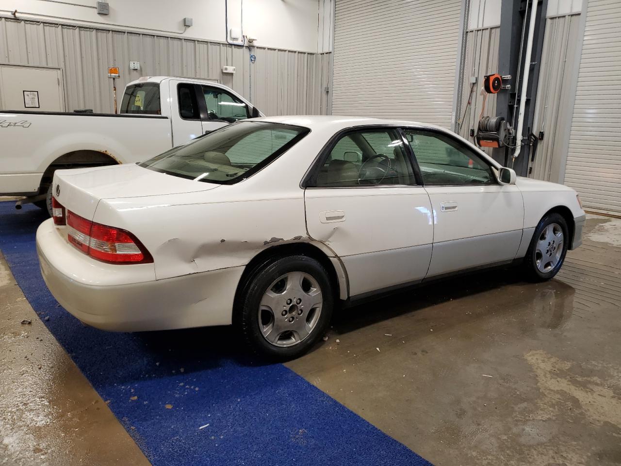 2001 Lexus ES VIN JT8BF28G710320436 Copart auction photo, rear end damage thumbnail 3