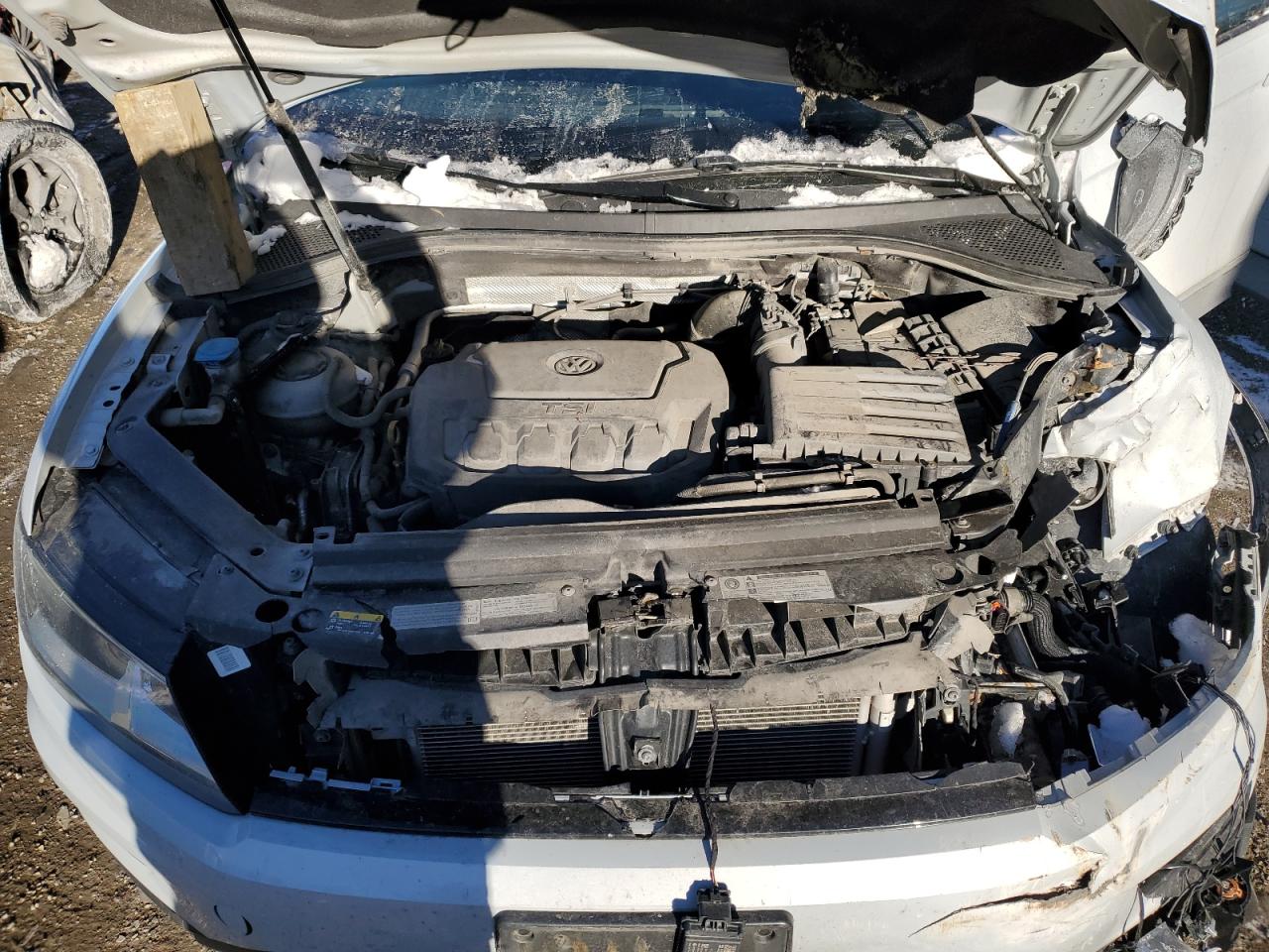 2018 Volkswagen Tiguan VIN 3VV2B7AX1JM144910 Copart auction photo, front end damage thumbnail 11