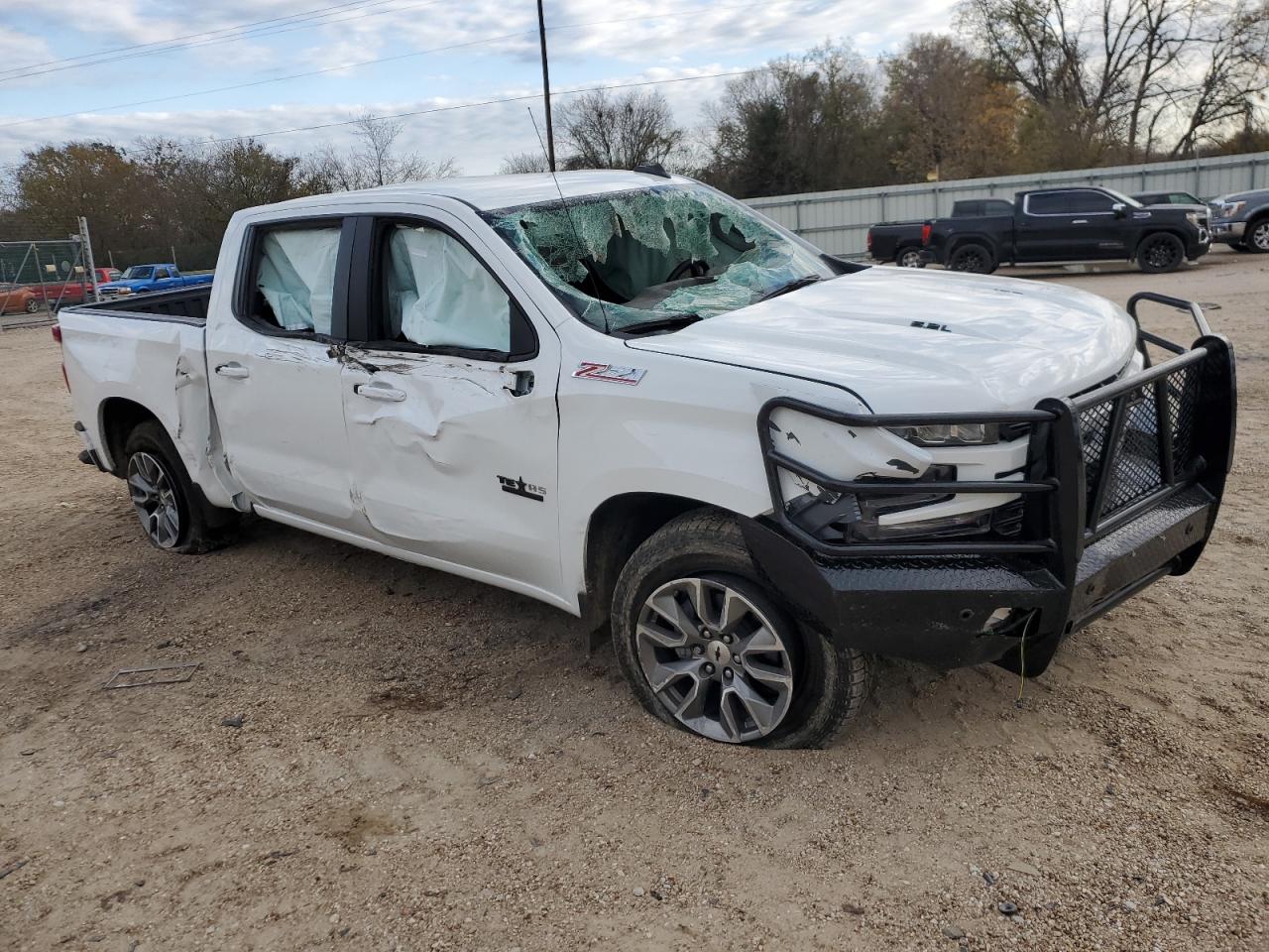 2022 Chevrolet Silverado VIN 1GCUYEELXNZ207444 Copart auction photo, biohazard/chemical / all over damage thumbnail 4