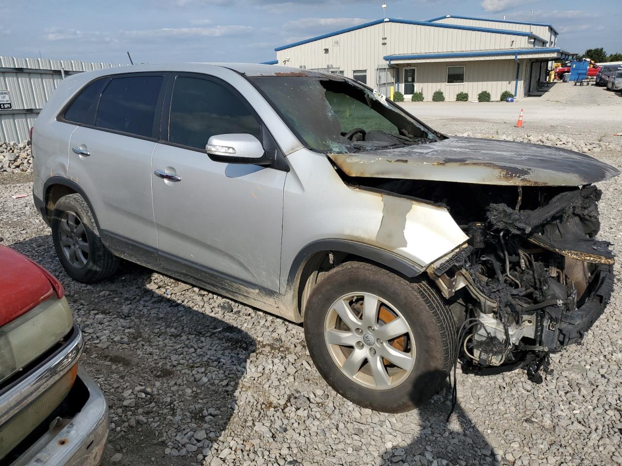 2012 KIA Sorento VIN 5XYKT3A11CG281104 Copart auction photo, burn / minor dent/scratches damage thumbnail 4
