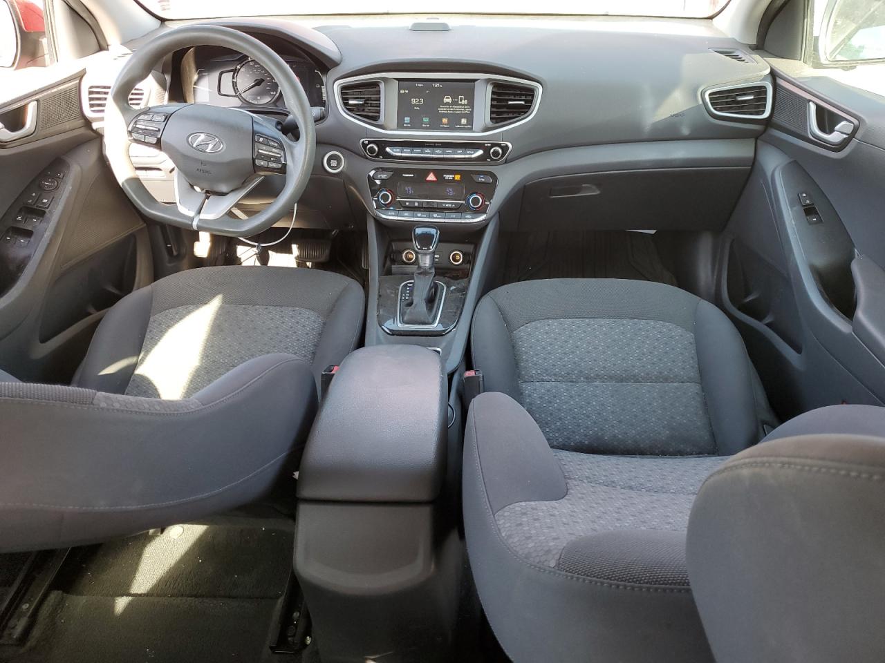 2019 Hyundai IONIQ VIN KMHC65LC6KU167548 Copart auction photo, front end / side damage thumbnail 8