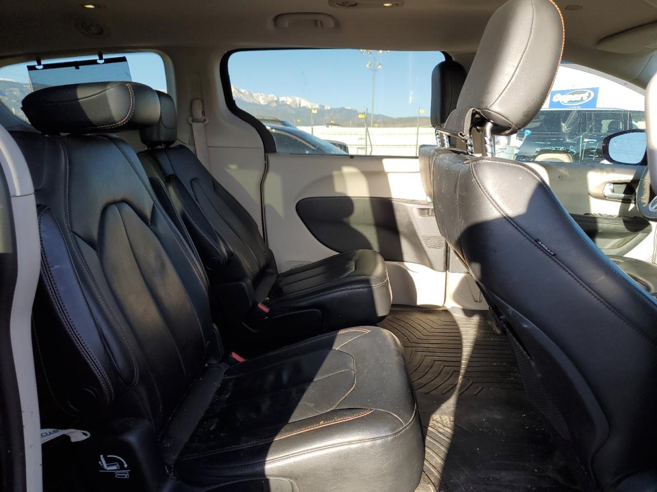 2017 Chrysler Pacifica VIN 2C4RC1BG7HR613605 Copart auction photo, front end damage thumbnail 11