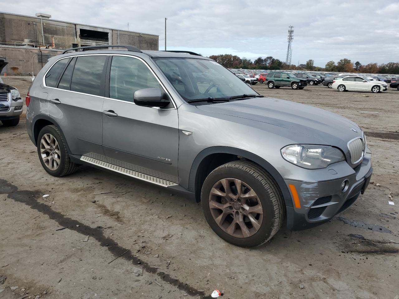 2013 BMW X5 VIN 5UXZV4C58D0G52850 Copart auction photo, rear end / minor dent/scratches damage thumbnail 4