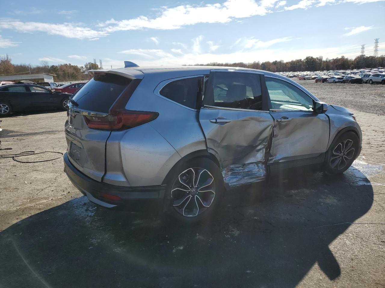 2022 Honda CR-V VIN 7FARW1H8XNE013082 Copart auction photo, side / all over damage thumbnail 3