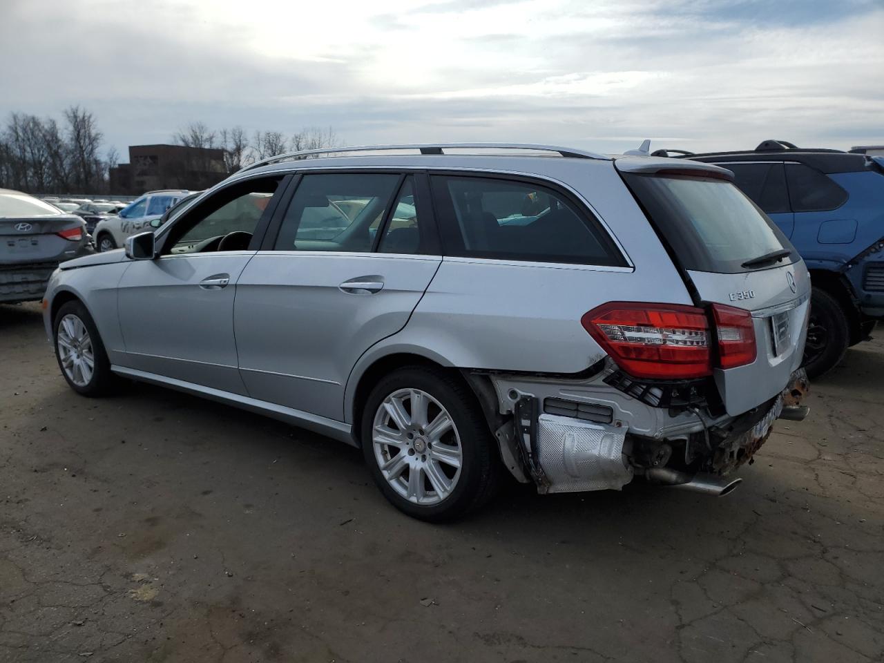 2013 Mercedes-Benz E-klasse VIN WDDHH8JBXDA728960 Copart auction photo, rear end damage thumbnail 2