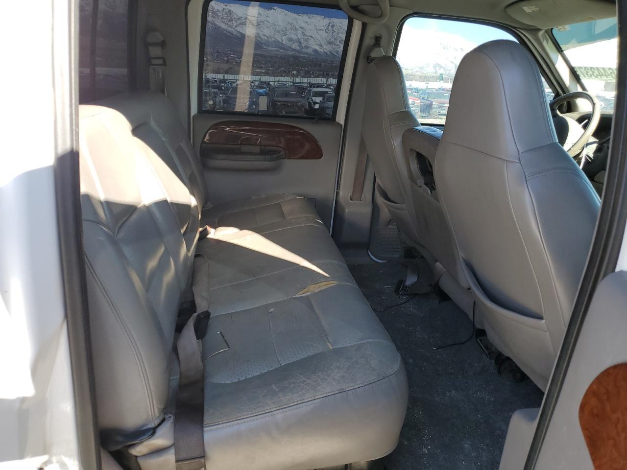 2001 Ford F250 VIN 1FTNW21F21EB68990 Copart auction photo, front end / undercarriage damage thumbnail 10