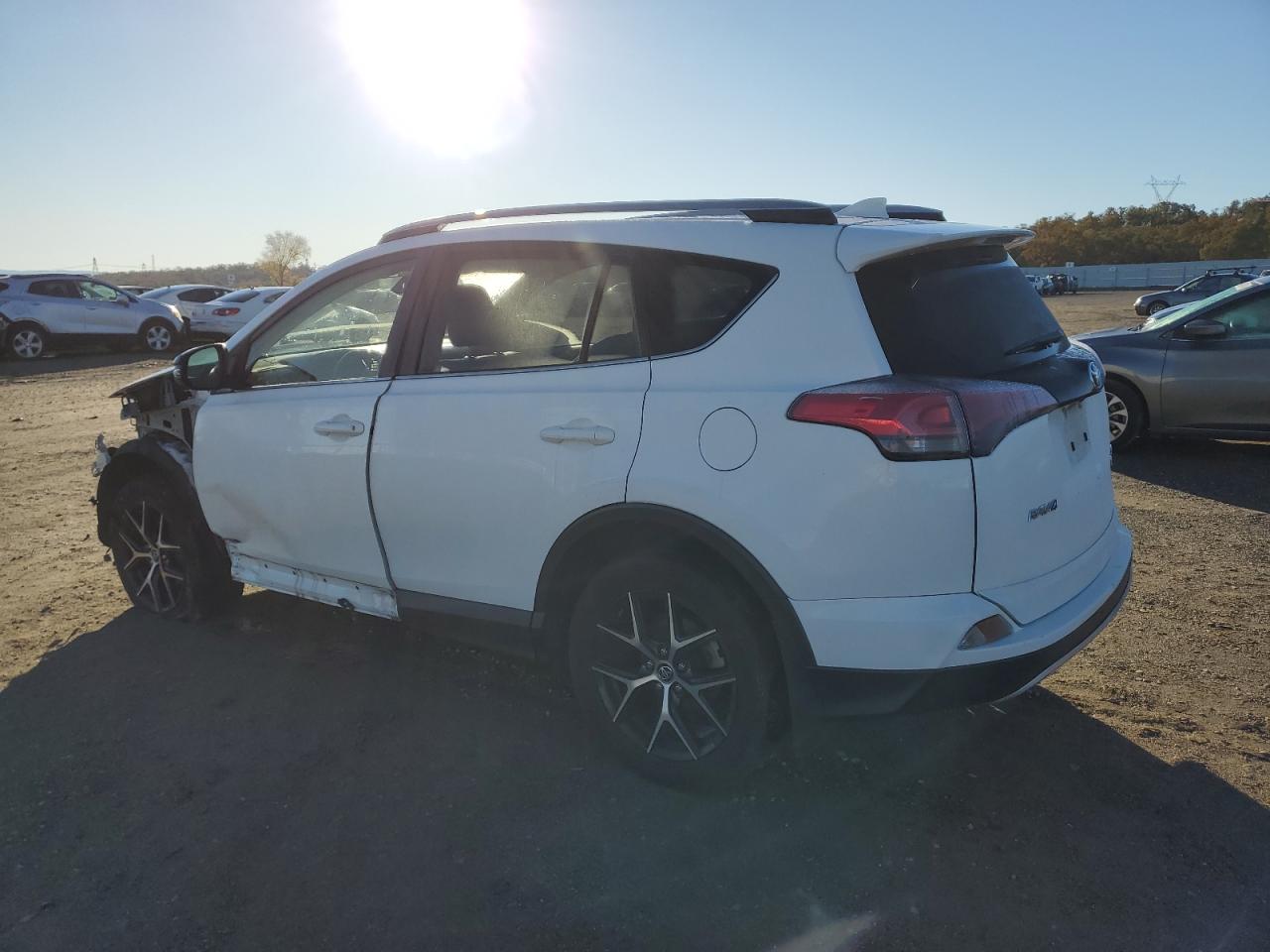 2018 Toyota RAV 4 VIN JTMJFREV9JJ184796 Copart auction photo, front end / side damage thumbnail 2