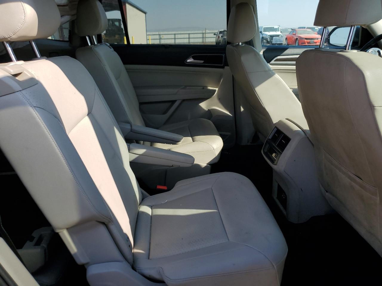 2019 Volkswagen Atlas VIN 1V2MR2CA1KC555241 Copart auction photo, front end / minor dent/scratches damage thumbnail 12