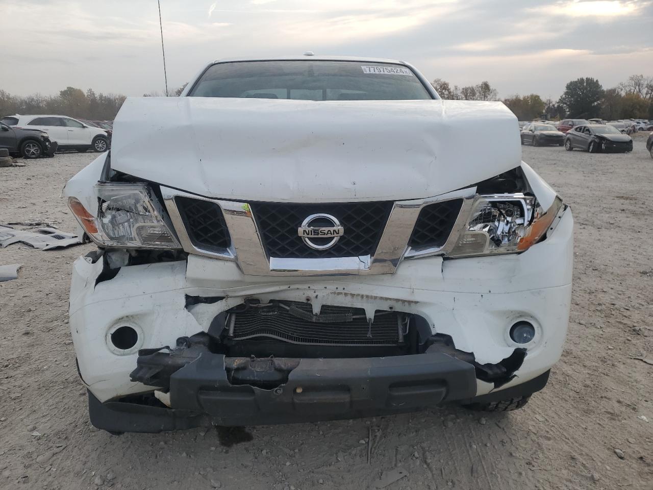 2017 Nissan Navara (Frontier) VIN 1N6DD0EV1HN714435 Copart auction photo, front end / side damage thumbnail 5