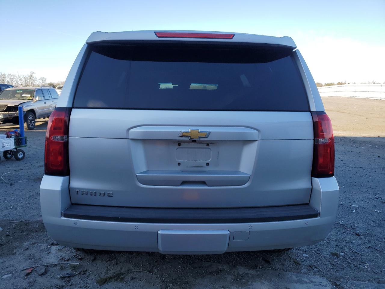 2016 Chevrolet Tahoe VIN 1GNSKBKC3GR108907 Copart auction photo, front end / minor dent/scratches damage thumbnail 6