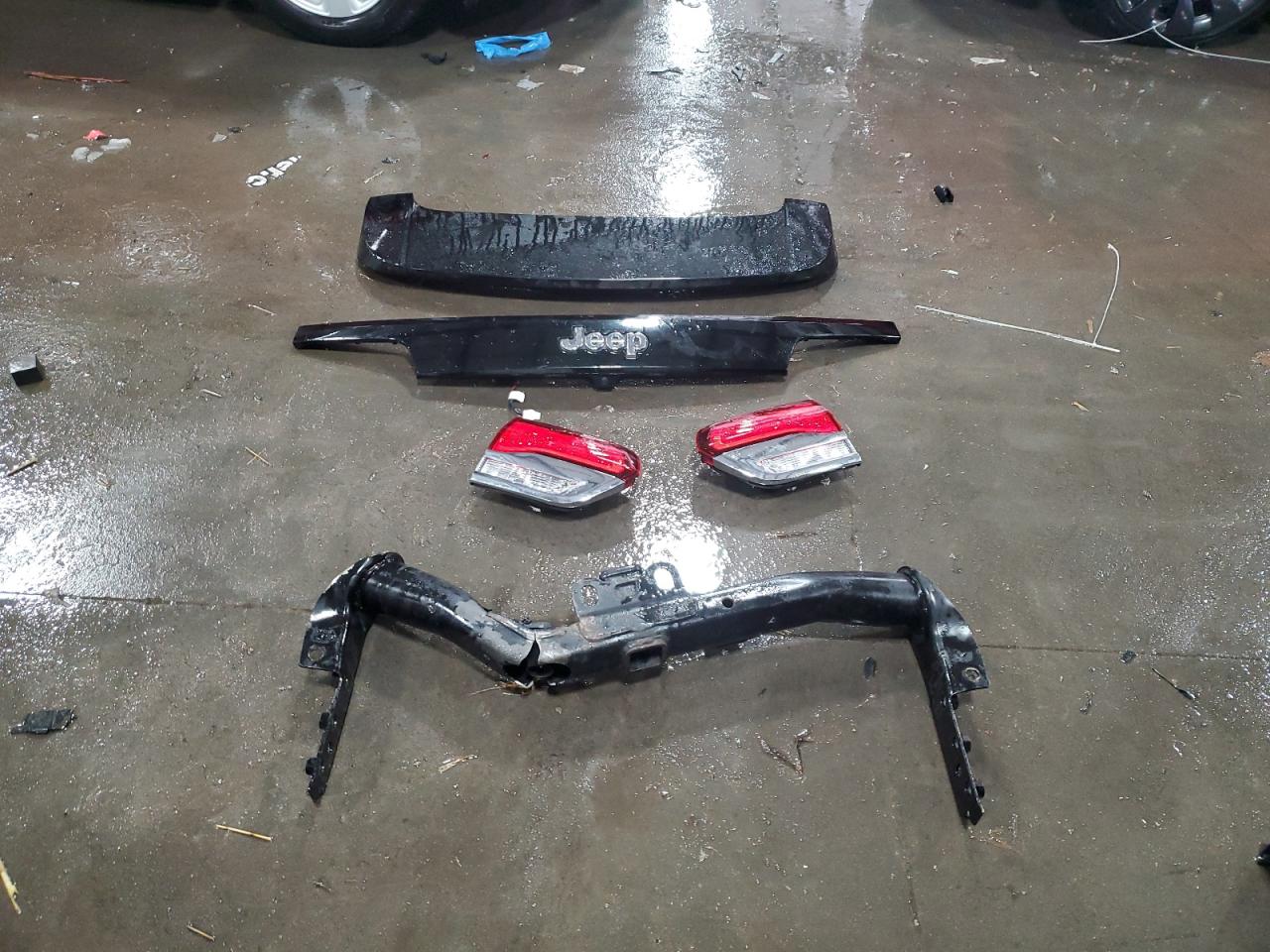 2020 Jeep Grand Cherokee VIN 1C4RJFBG5LC226796 Copart auction photo, rear end damage thumbnail 14