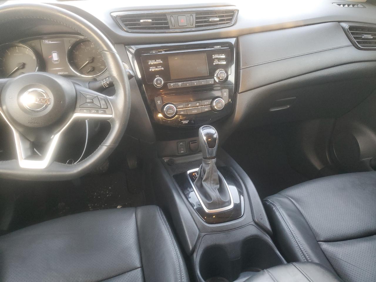 2017 Nissan Rogue VIN 5N1AT2MT4HC829235 Copart auction photo, water/flood damage thumbnail 8