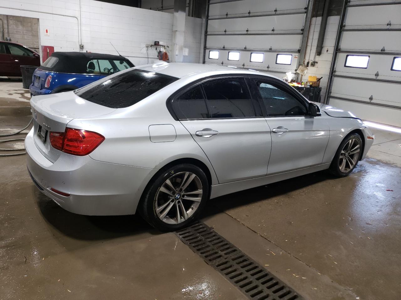 2015 BMW 3er VIN WBA3B3C54FF545931 Copart auction photo, front end damage thumbnail 3