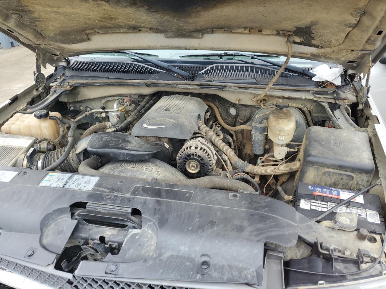 2004 Chevrolet Silverado VIN 2GCEK19T341217619 Copart auction photo, front end damage thumbnail 13