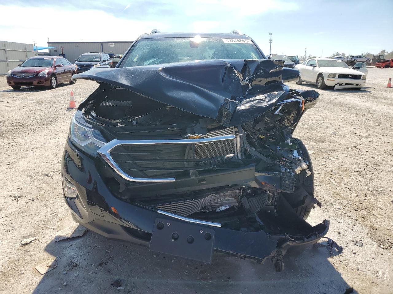 2018 Chevrolet Equinox VIN 2GNAXSEV0J6319642 Copart auction photo, front end damage thumbnail 5