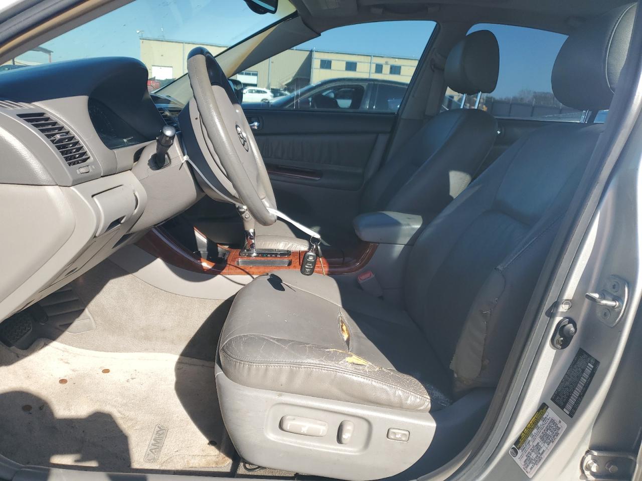 2004 Toyota Camry VIN 4T1BF32K64U575060 Copart auction photo, rear end / front end damage thumbnail 8