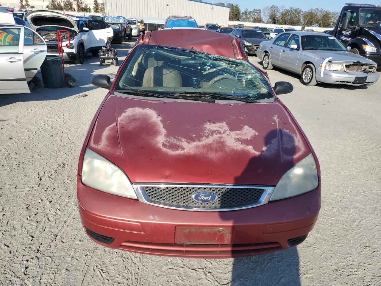 2005 Ford Focus VIN 1FAFP34N05W135695 Copart auction photo, top/roof damage thumbnail 5