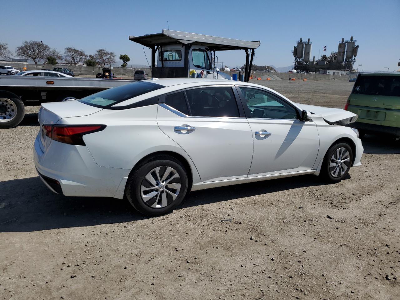 2020 Nissan Altima VIN 1N4BL4BV1LN317945 Copart auction photo, front end damage thumbnail 3