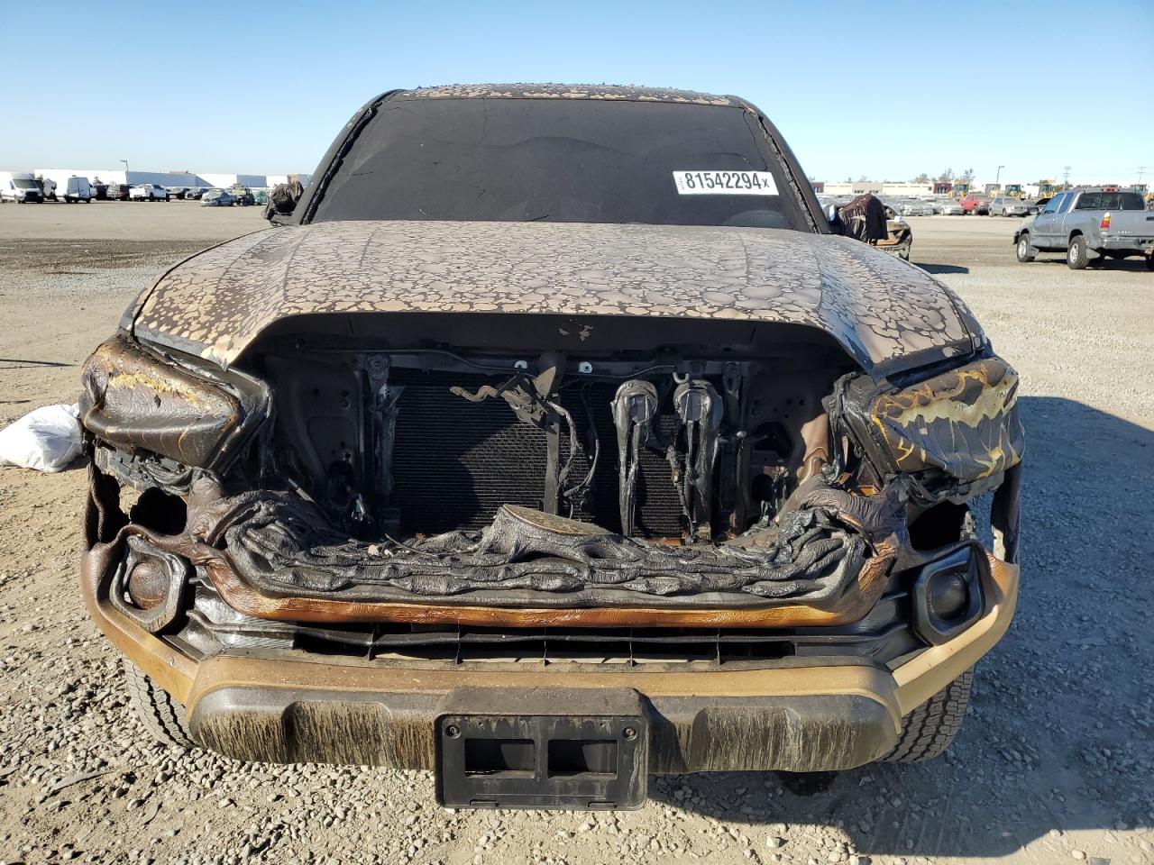 2022 Toyota Tacoma VIN 3TMAZ5CN6NM196125 Copart auction photo, burn damage thumbnail 5