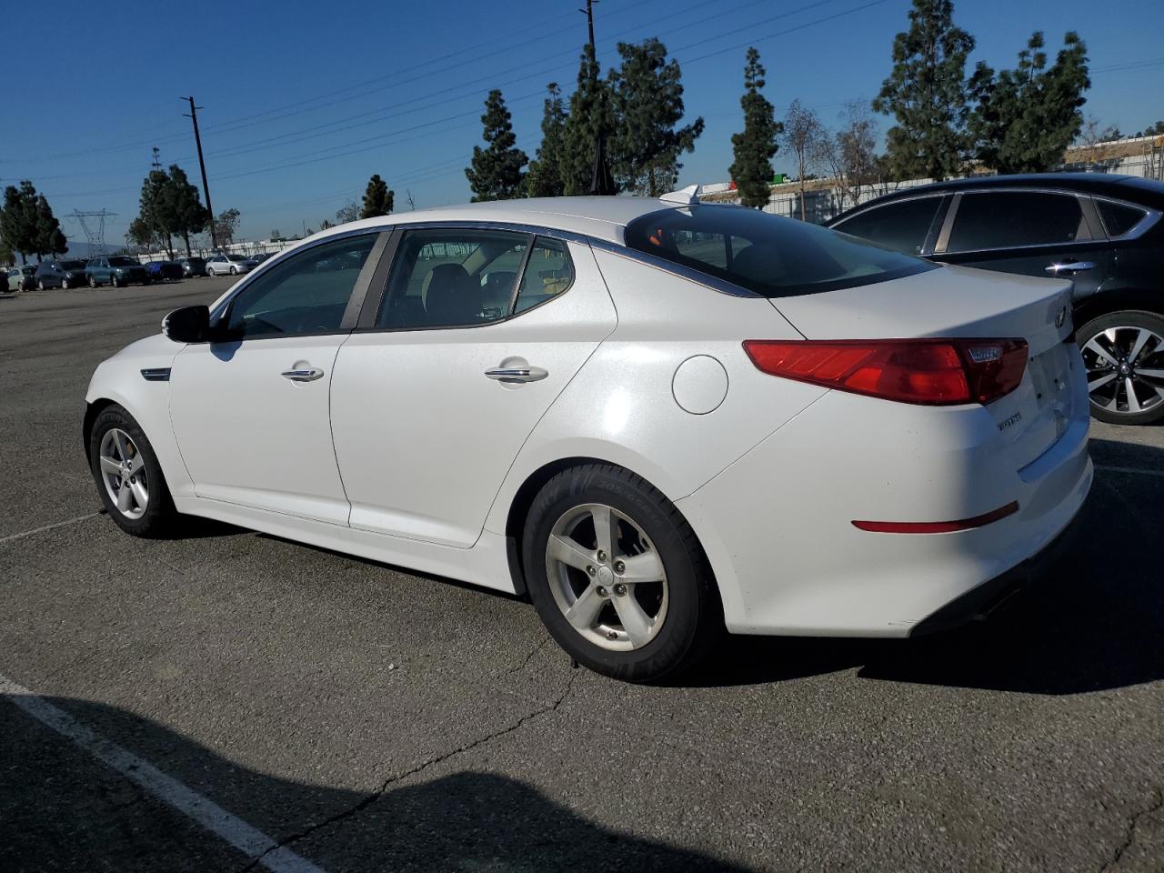 2015 KIA Optima VIN KNAGM4A79F5640013 Copart auction photo, front end damage thumbnail 2