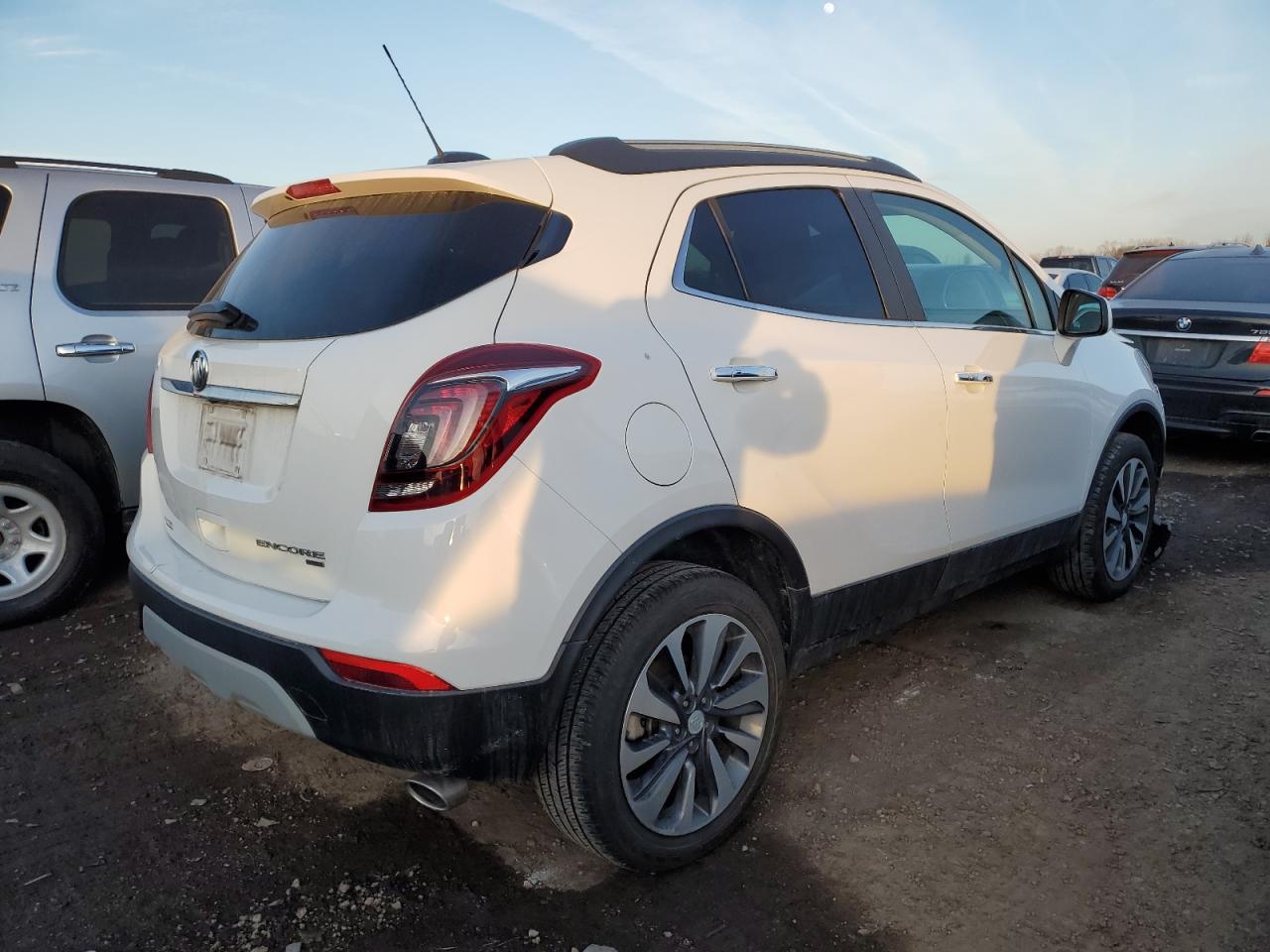 2022 Buick Encore VIN KL4CJESM7NB540913 Copart auction photo, front end / minor dent/scratches damage thumbnail 3