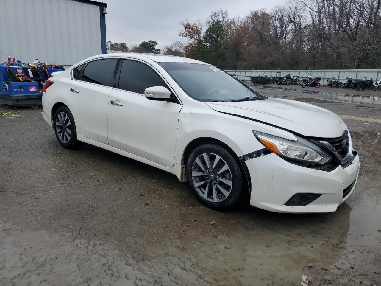 2017 Nissan Altima VIN 1N4AL3AP7HC488663 Copart auction photo, front end / rear end damage thumbnail 4