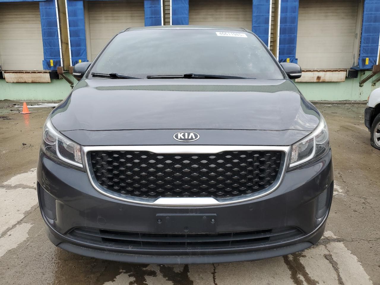 2017 KIA Sedona VIN KNDMB5C19H6309102 Copart auction photo, minor dent/scratches damage thumbnail 5