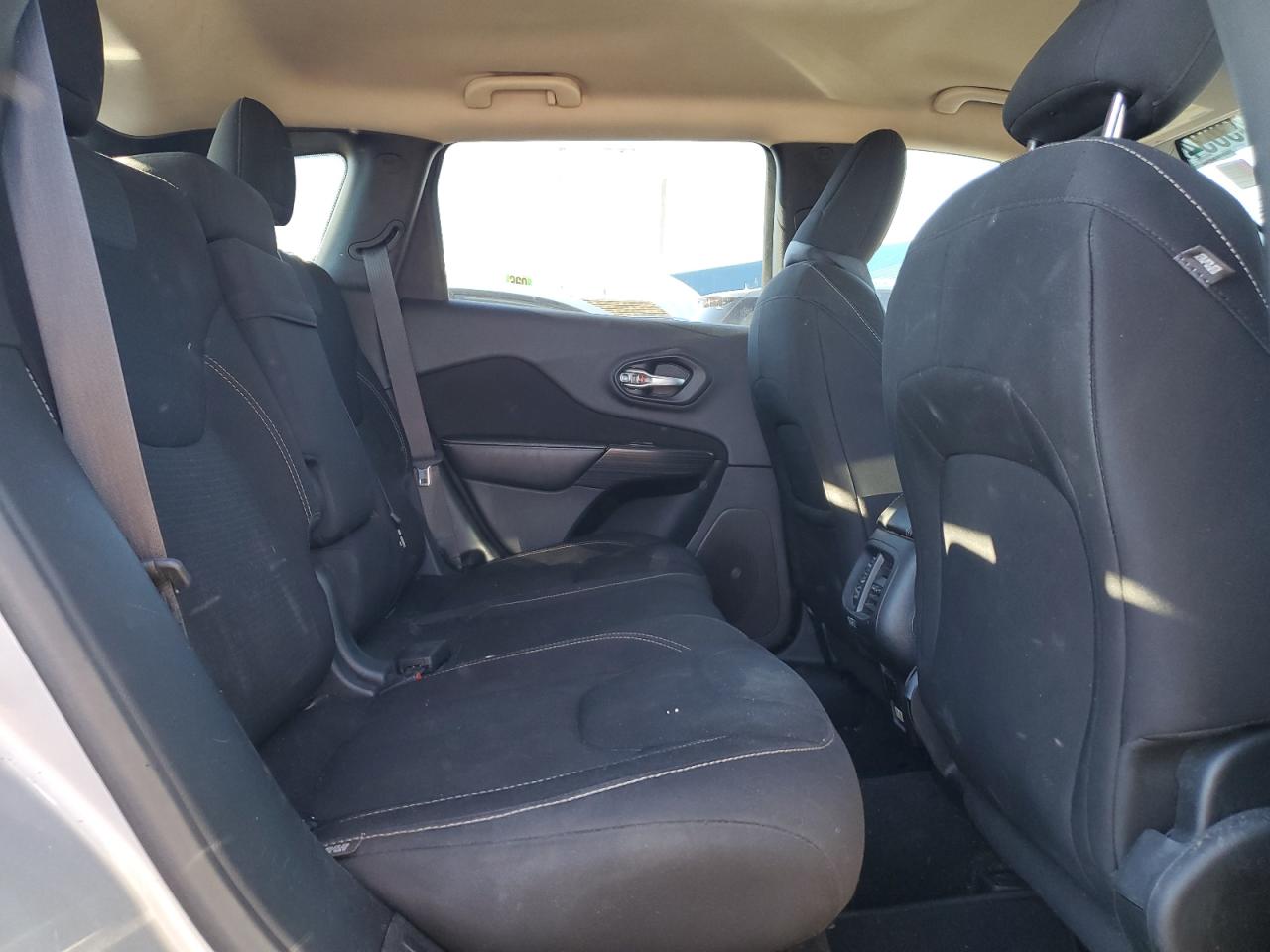 2016 Jeep Grand Cherokee VIN 1C4PJMCB3GW260786 Copart auction photo, rear end / minor dent/scratches damage thumbnail 11