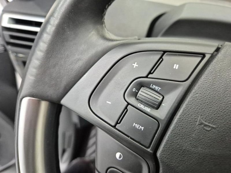 2014 Citroen C4 picasso VIN VF73AAHXTFJ508000 Encar auction photo thumbnail 17