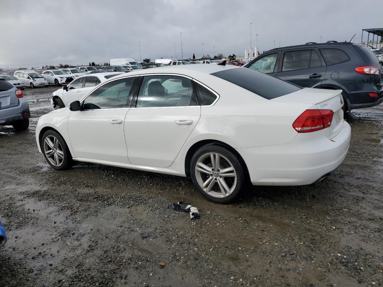 2014 Volkswagen Passat VIN 1VWBS7A34EC031906 Copart auction photo, minor dent/scratches damage thumbnail 2