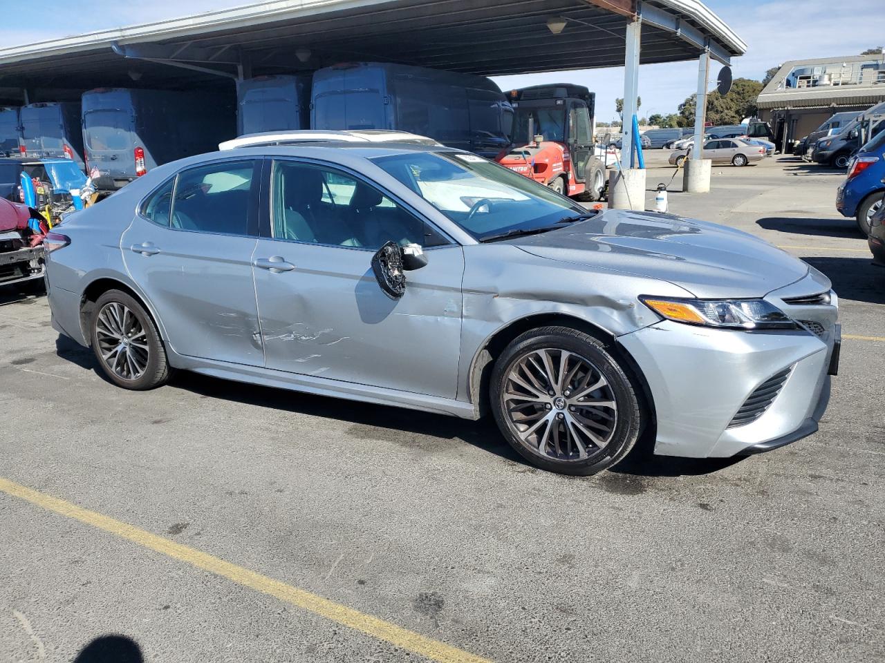 2019 Toyota Camry VIN 4T1B11HK0KU808048 Copart auction photo, side / front end damage thumbnail 4