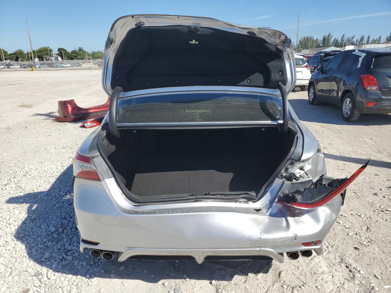 2019 Toyota Camry VIN 4T1B61HKXKU195518 Copart auction photo, front end / rear end damage thumbnail 6