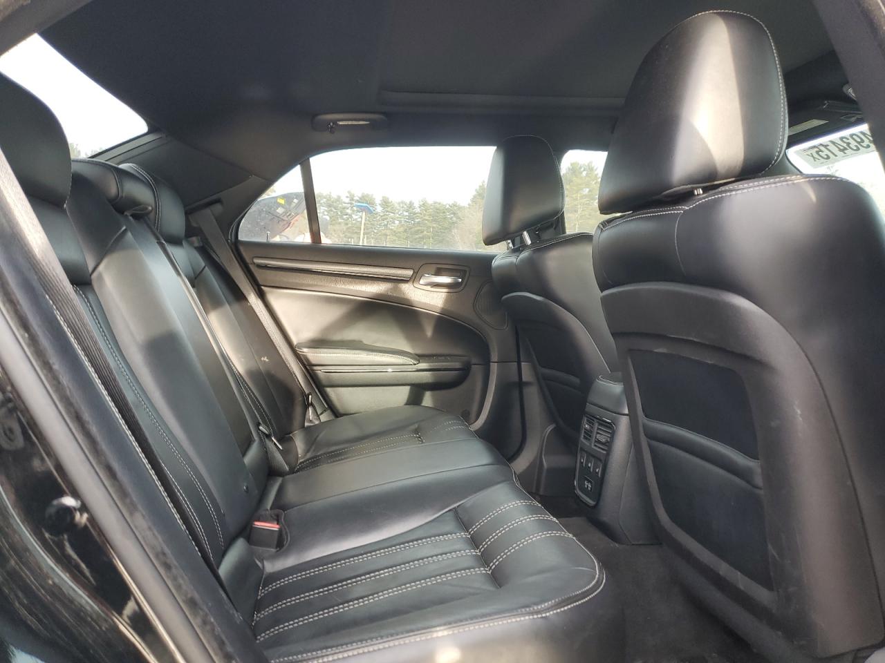2015 Chrysler 300 VIN 2C3CCABT1FH793447 Copart auction photo, front end / minor dent/scratches damage thumbnail 10